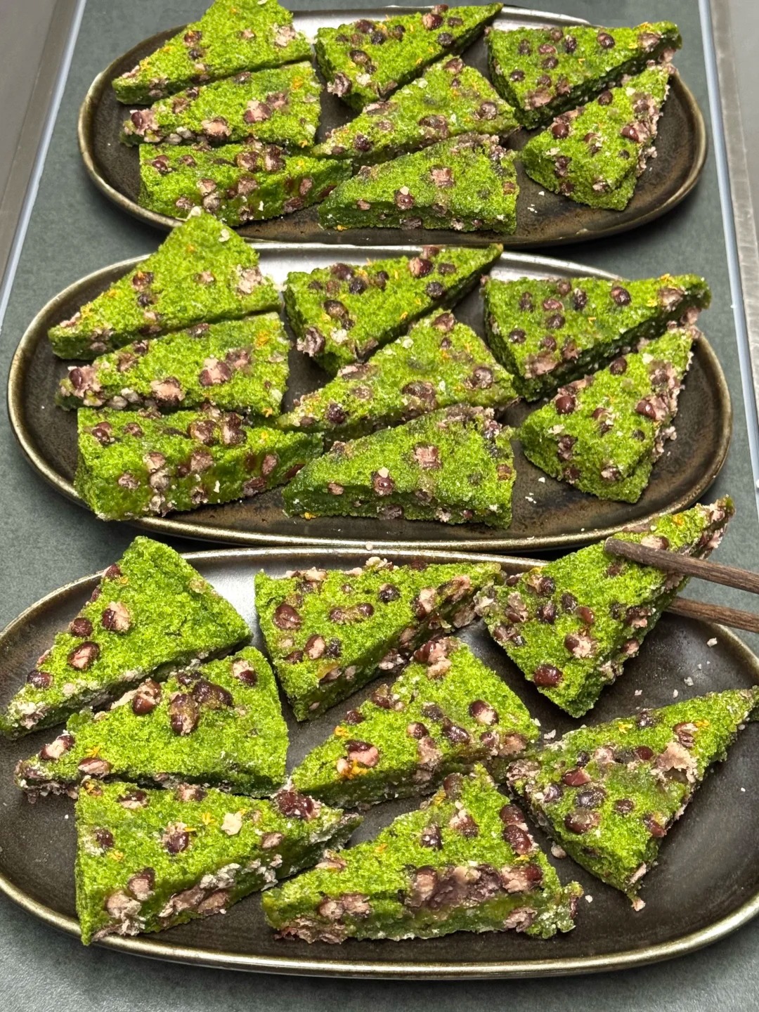 Tưởng là matcha nhưng không phải: Món bánh "xanh mướt" dẻo quẹo đang khiến hội chị em mê đồ Trung lùng sục - Ảnh 30. Tưởng là matcha nhưng không phải: Món bánh "xanh mướt" dẻo quẹo đang khiến hội chị em mê đồ Trung lùng sục - Ảnh 30.