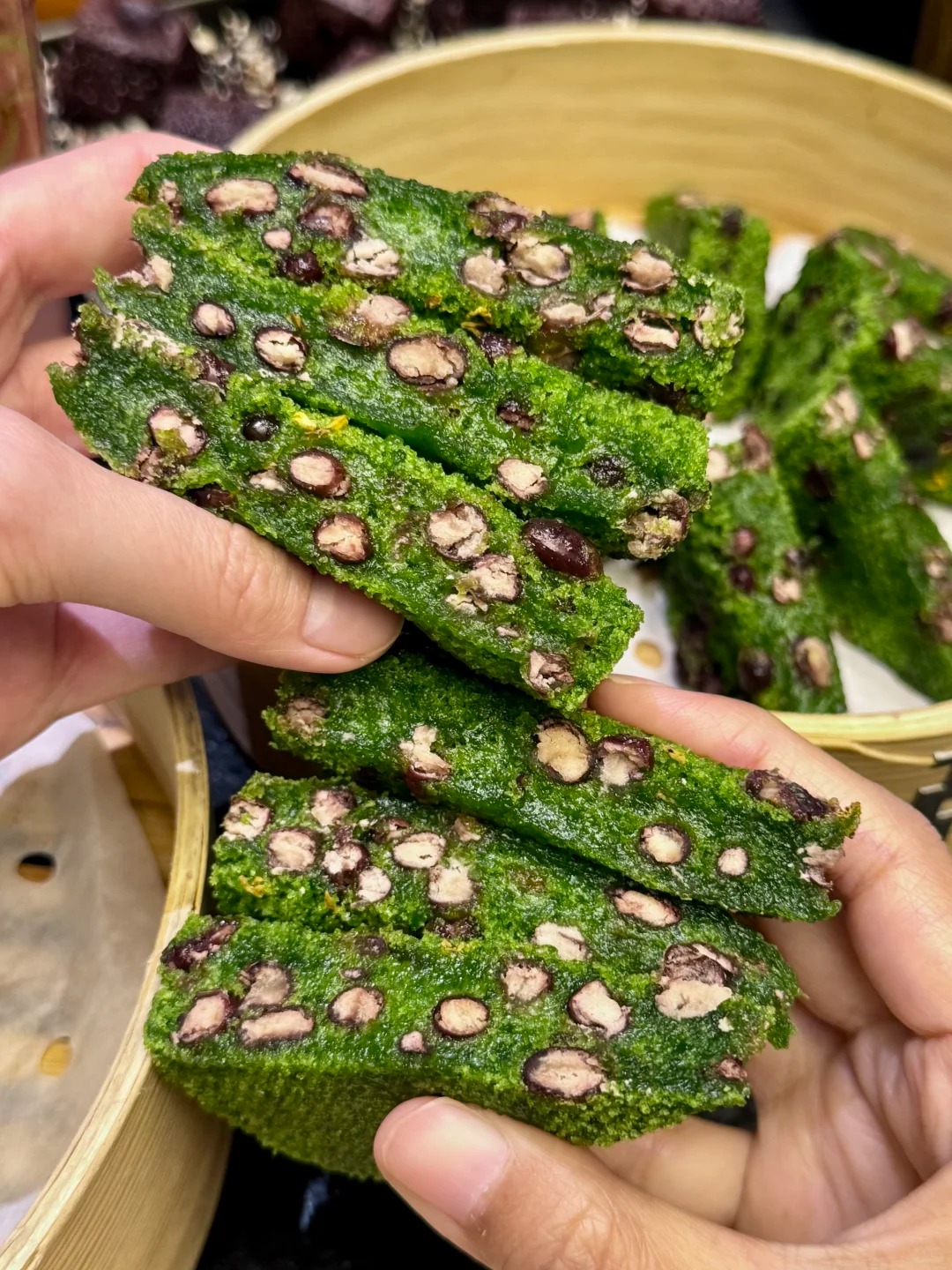 Tưởng là matcha nhưng không phải: Món bánh "xanh mướt" dẻo quẹo đang khiến hội chị em mê đồ Trung lùng sục - Ảnh 21. Tưởng là matcha nhưng không phải: Món bánh "xanh mướt" dẻo quẹo đang khiến hội chị em mê đồ Trung lùng sục - Ảnh 21.