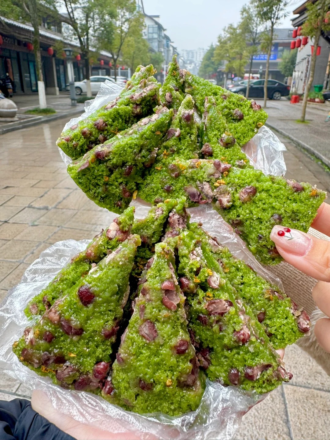 Tưởng là matcha nhưng không phải: Món bánh "xanh mướt" dẻo quẹo đang khiến hội chị em mê đồ Trung lùng sục - Ảnh 12. Tưởng là matcha nhưng không phải: Món bánh "xanh mướt" dẻo quẹo đang khiến hội chị em mê đồ Trung lùng sục - Ảnh 12.