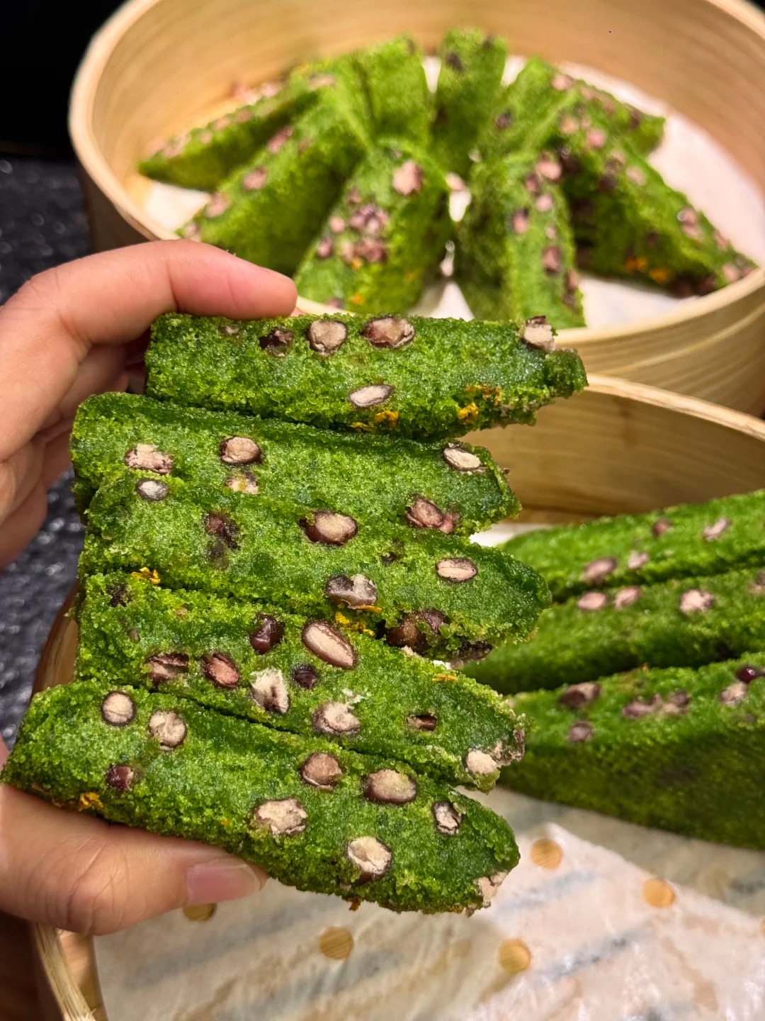 Tưởng là matcha nhưng không phải: Món bánh "xanh mướt" dẻo quẹo đang khiến hội chị em mê đồ Trung lùng sục - Ảnh 24. Tưởng là matcha nhưng không phải: Món bánh "xanh mướt" dẻo quẹo đang khiến hội chị em mê đồ Trung lùng sục - Ảnh 24.