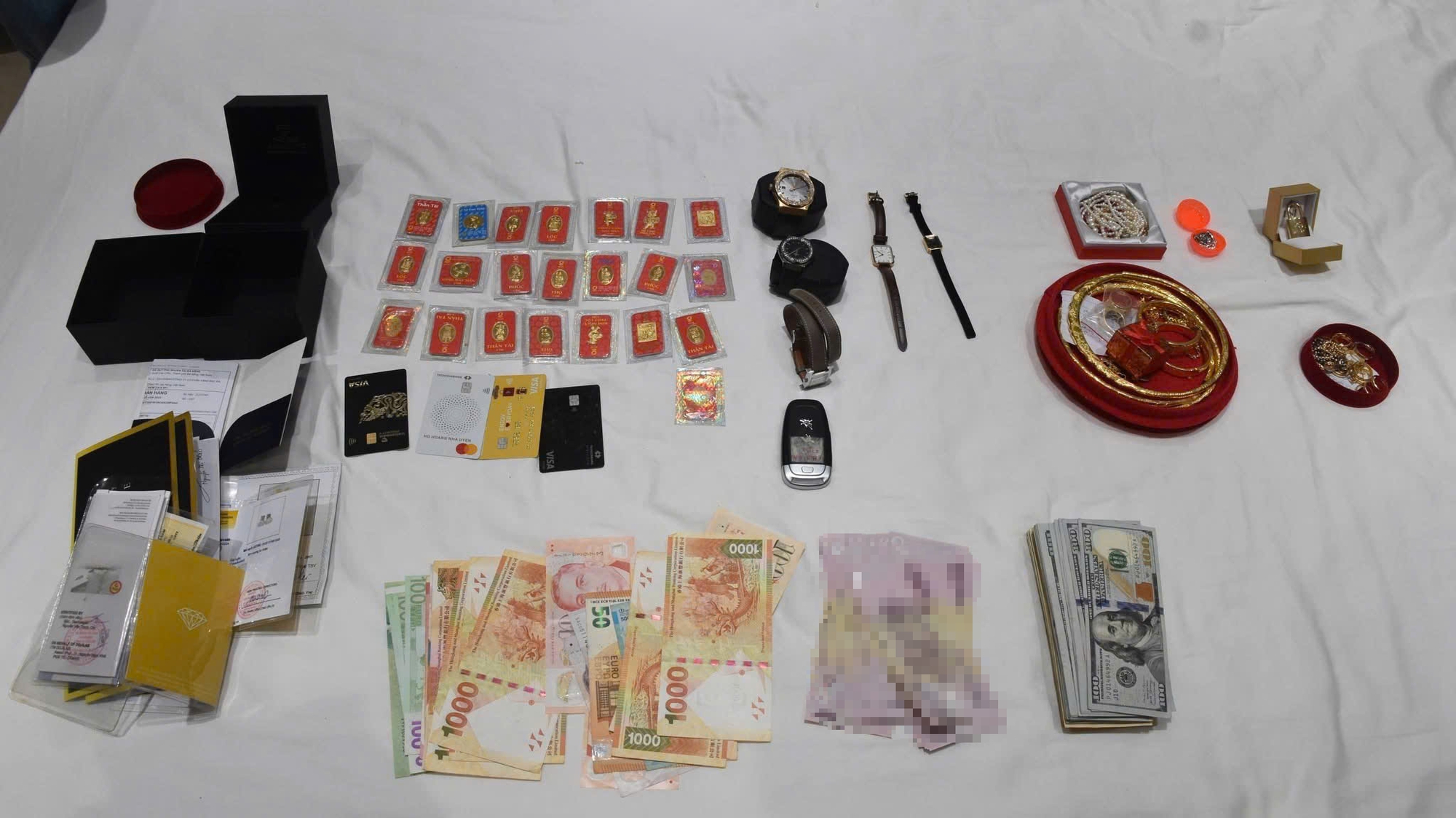 Đánh sập “đế chế” tiền ảo DRK, lộ cú lừa gần 2.000 tỉ đồng - Ảnh 2. Đánh sập “đế chế” tiền ảo DRK, lộ cú lừa gần 2.000 tỉ đồng - Ảnh 2.