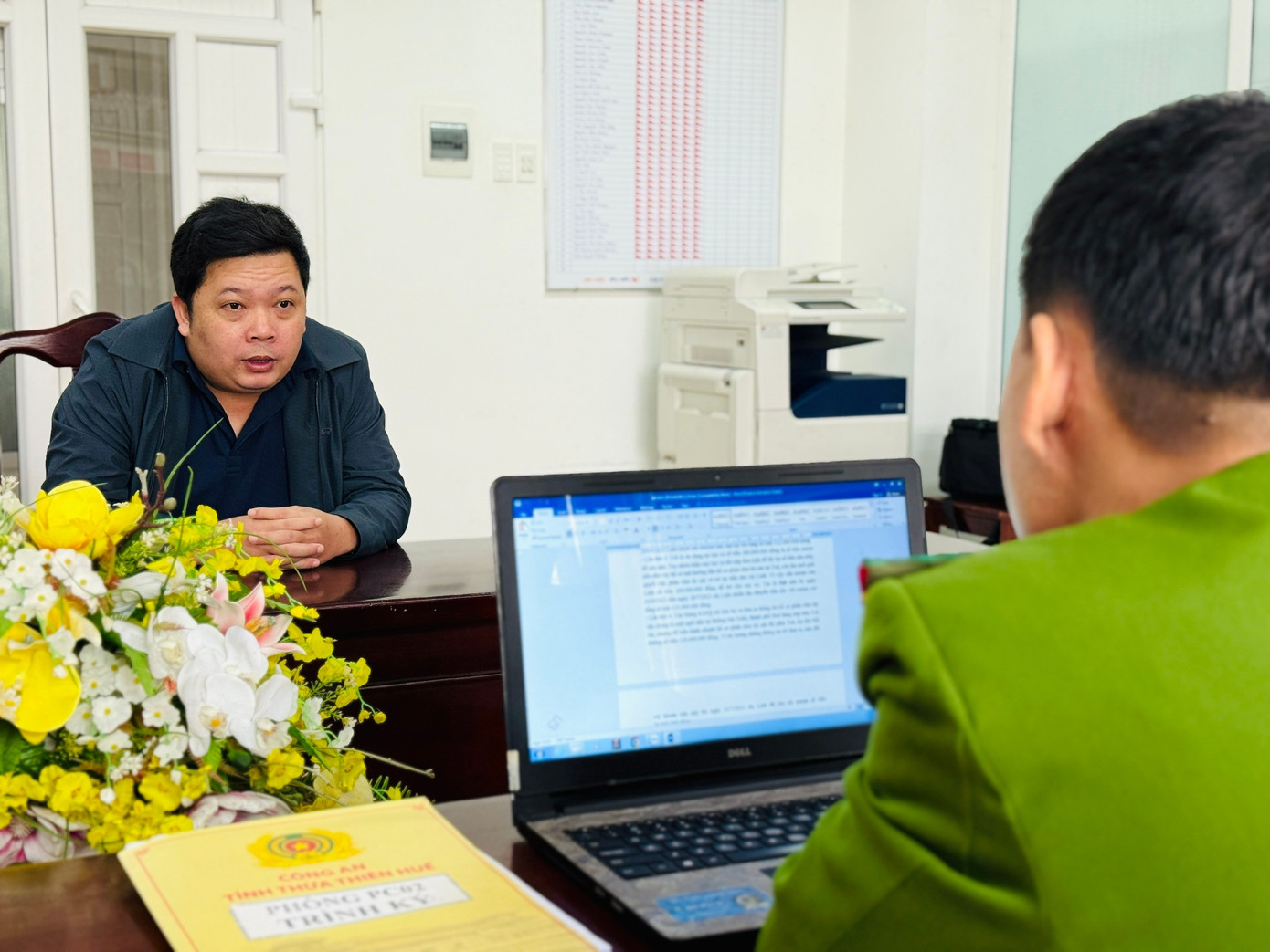 Nhiều phụ huynh bị lừa tiền vì tìm cách 'chạy trường' cho con- Ảnh 1.