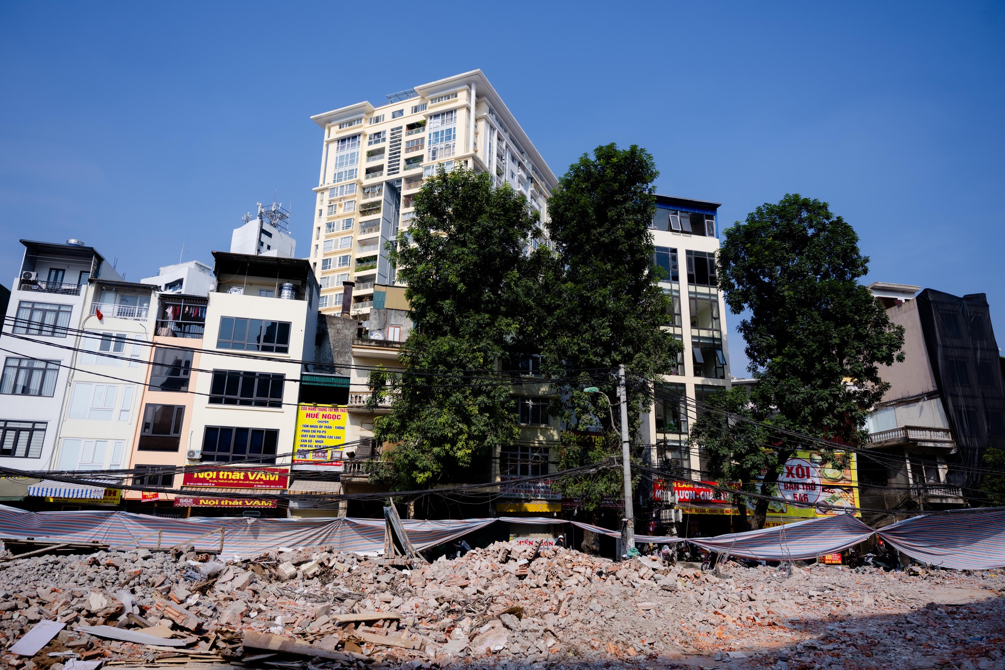 Toàn cảnh hiện trạng đường Đê La Thành sau khi được giải toả để xây đường vành đai 1- Ảnh 17. Toàn cảnh hiện trạng đường Đê La Thành sau khi được giải toả để xây đường vành đai 1- Ảnh 17.