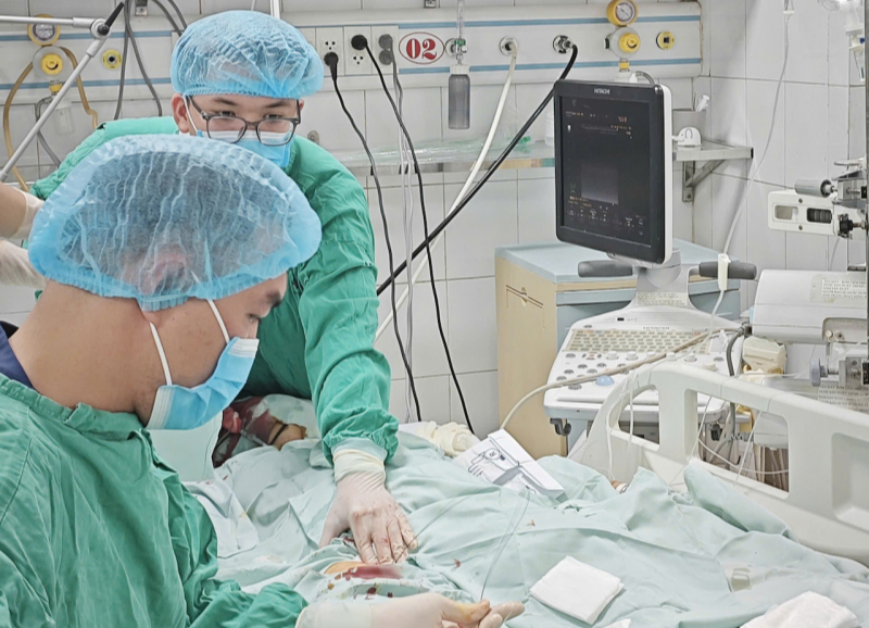 Nữ giáo viên nguy kịch sau bữa bún ngan- Ảnh 1.