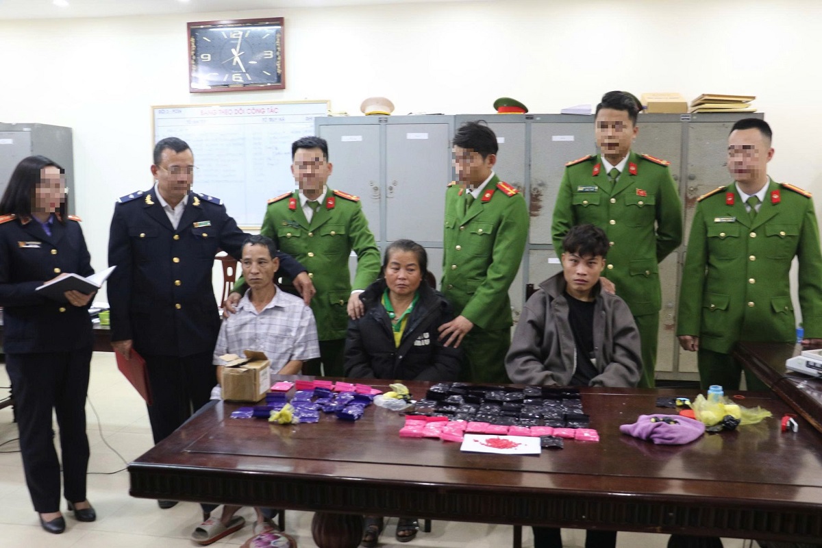 Bắt và khám xét khẩn cấp Sầm Thị Hiền - Ảnh 1.