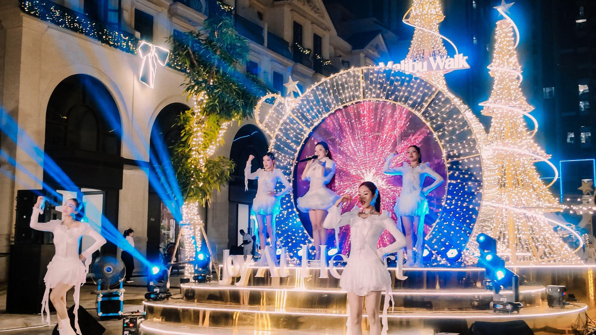 Masterise Homes khai trương Tâm điểm thương mại - dịch vụ - giải trí Malibu Walk tại Ocean Park 1 - Ảnh 2. Masterise Homes khai trương Tâm điểm thương mại - dịch vụ - giải trí Malibu Walk tại Ocean Park 1 - Ảnh 2.