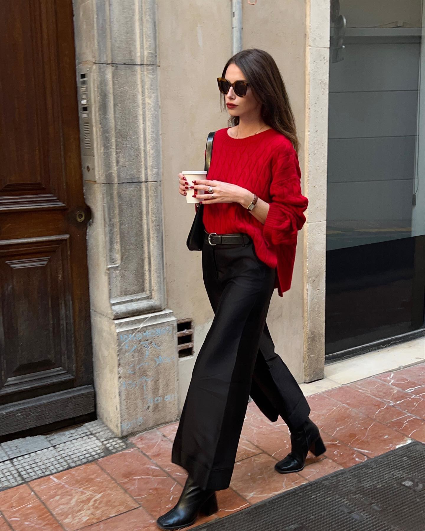 5 cách mặc áo len không cầu kỳ mà đẹp long lanh của phụ nữ Pháp- Ảnh 7.