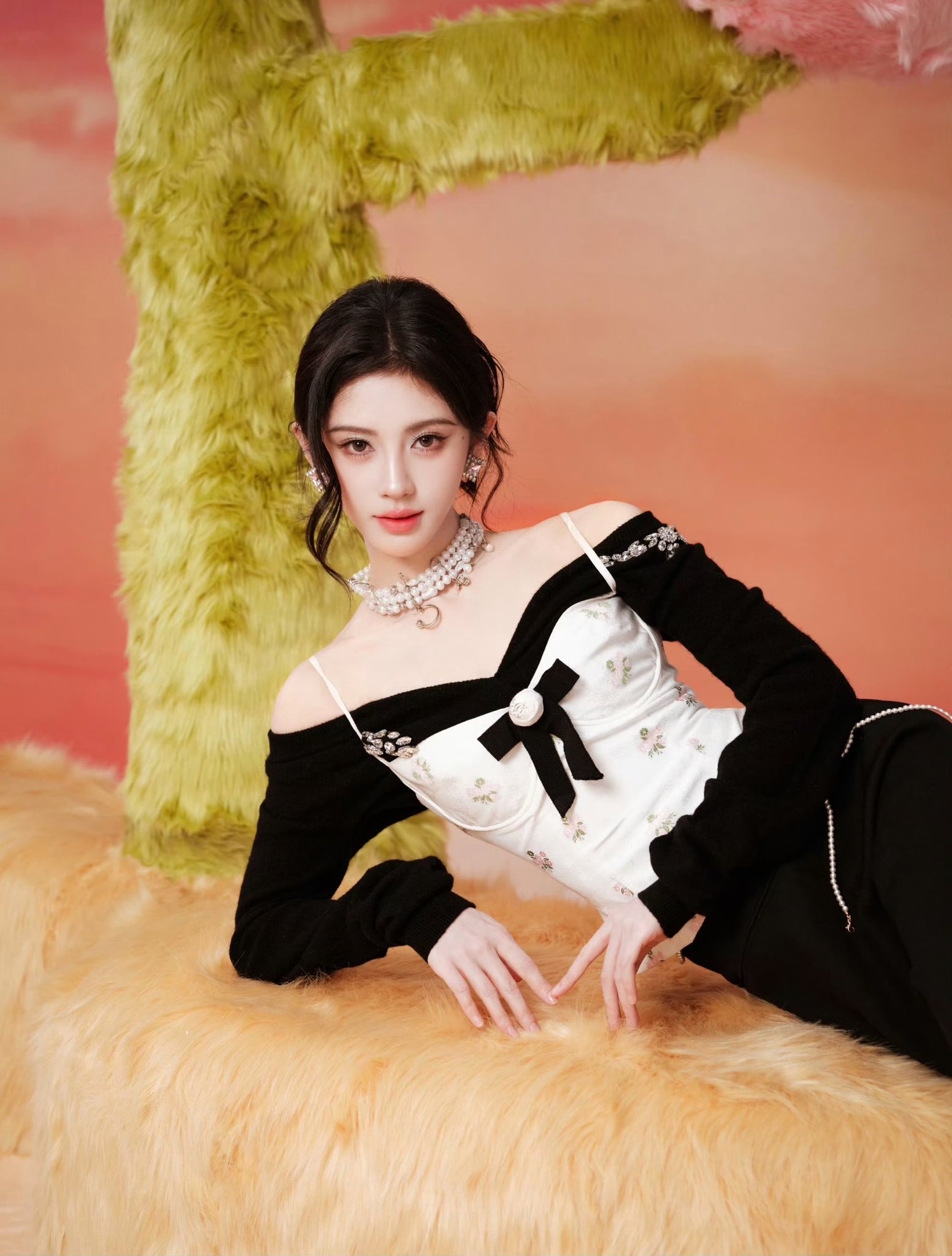 Hợp đồng nô lệ 20 năm của mỹ nhân chỉ cao 1m45 nhưng có 33 triệu fan- Ảnh 1.