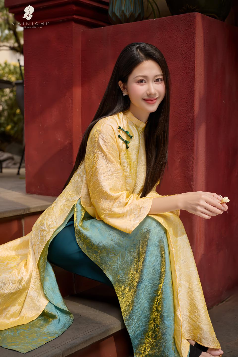 Hà Tăng lại tạo trend áo dài Tết: Local brand đồng loạt ra mắt các thiết kế, tôn trọn khí chất phụ nữ tuổi 35+- Ảnh 16.