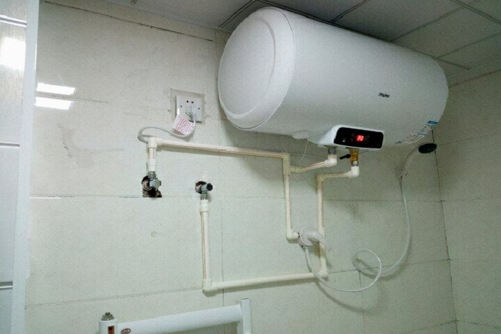 Thiết bị đặt trên mái nhà giúp giảm 70% tiền điện mỗi tháng, nhiều nhà đang dùng nhưng không hề biết - Ảnh 2.