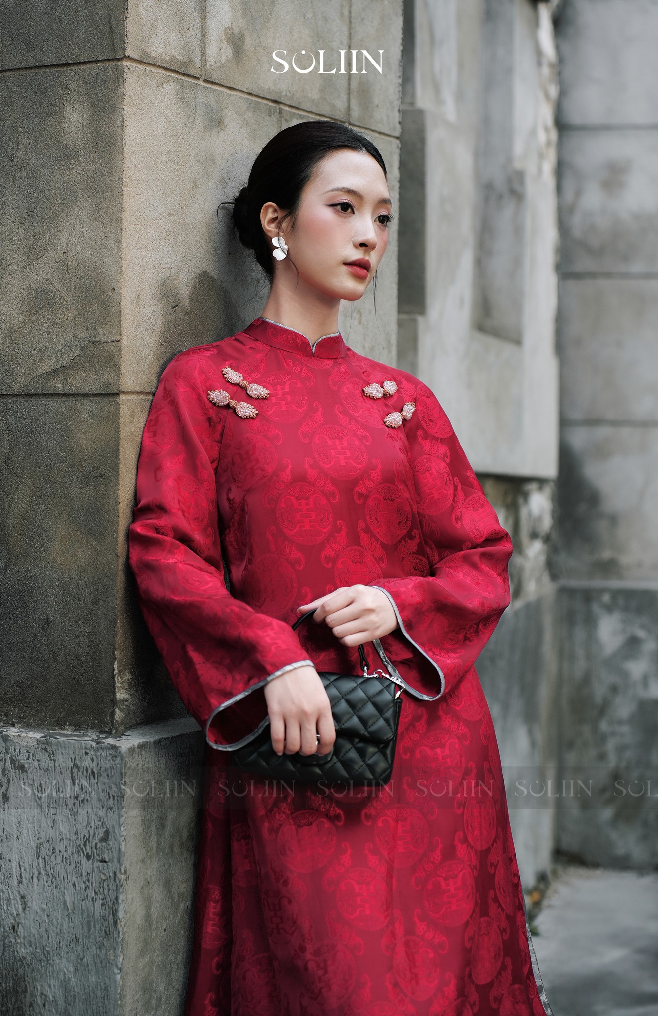 Hà Tăng lại tạo trend áo dài Tết: Local brand đồng loạt ra mắt các thiết kế, tôn trọn khí chất phụ nữ tuổi 35+- Ảnh 14.