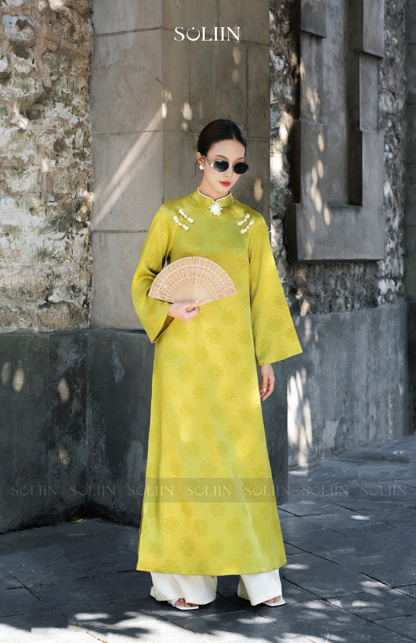 Hà Tăng lại tạo trend áo dài Tết: Local brand đồng loạt ra mắt các thiết kế, tôn trọn khí chất phụ nữ tuổi 35+- Ảnh 15.