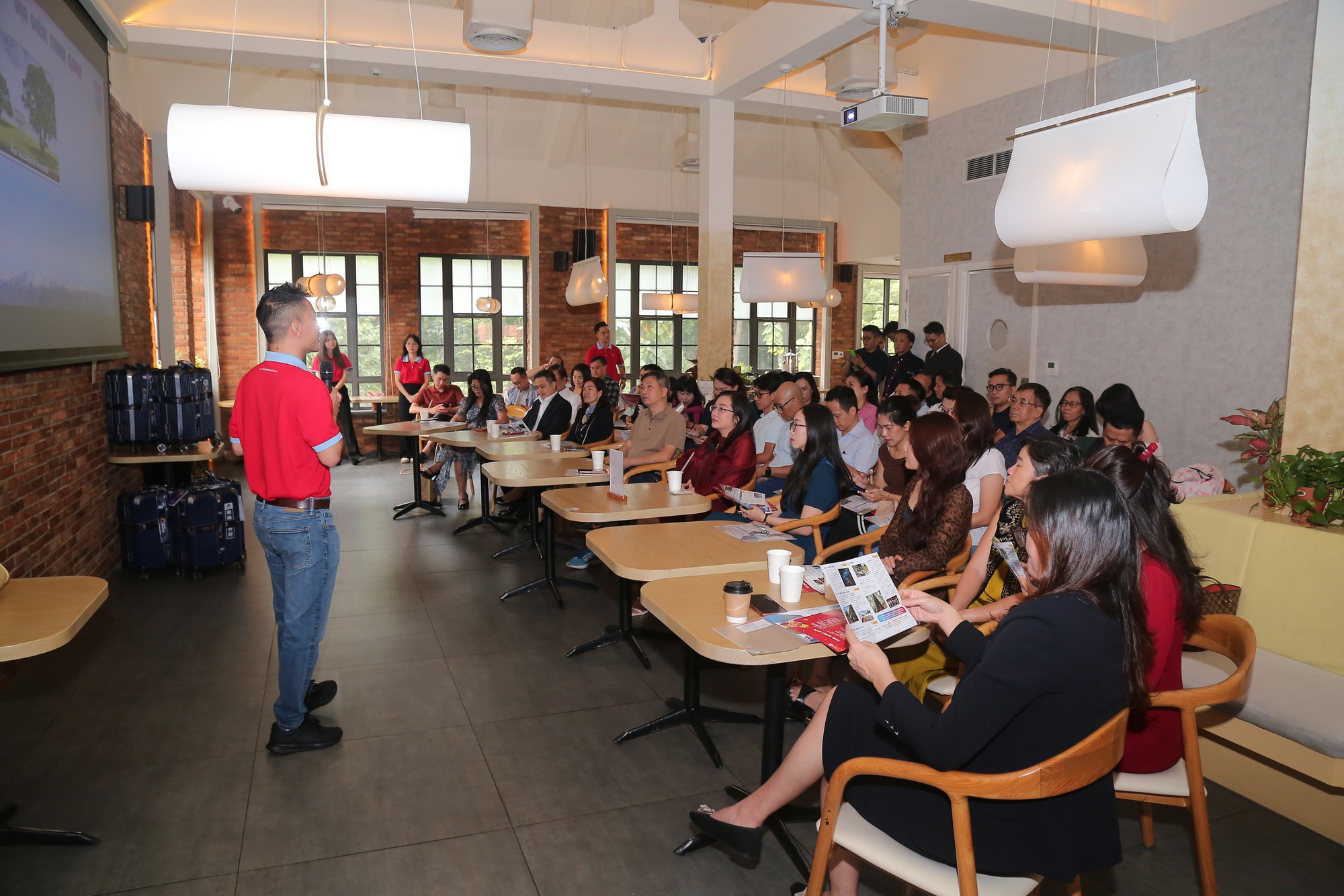 Kết quả bất ngờ về xu hướng du lịch Tết 2026 của khách Việt - Ảnh 2.