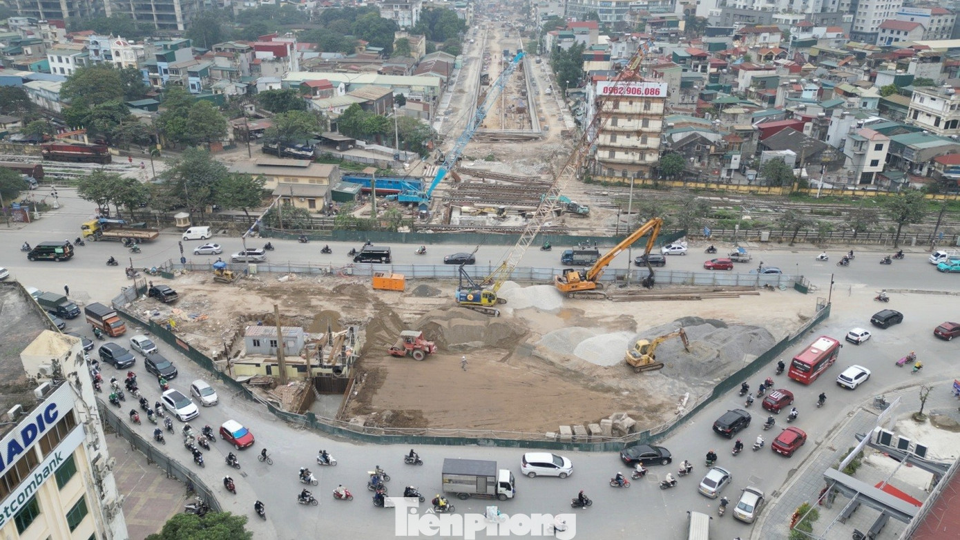 Được yêu cầu dỡ rào trước 25/12, hầm chui Vành đai 2,5 đang thi công ra sao?- Ảnh 2.