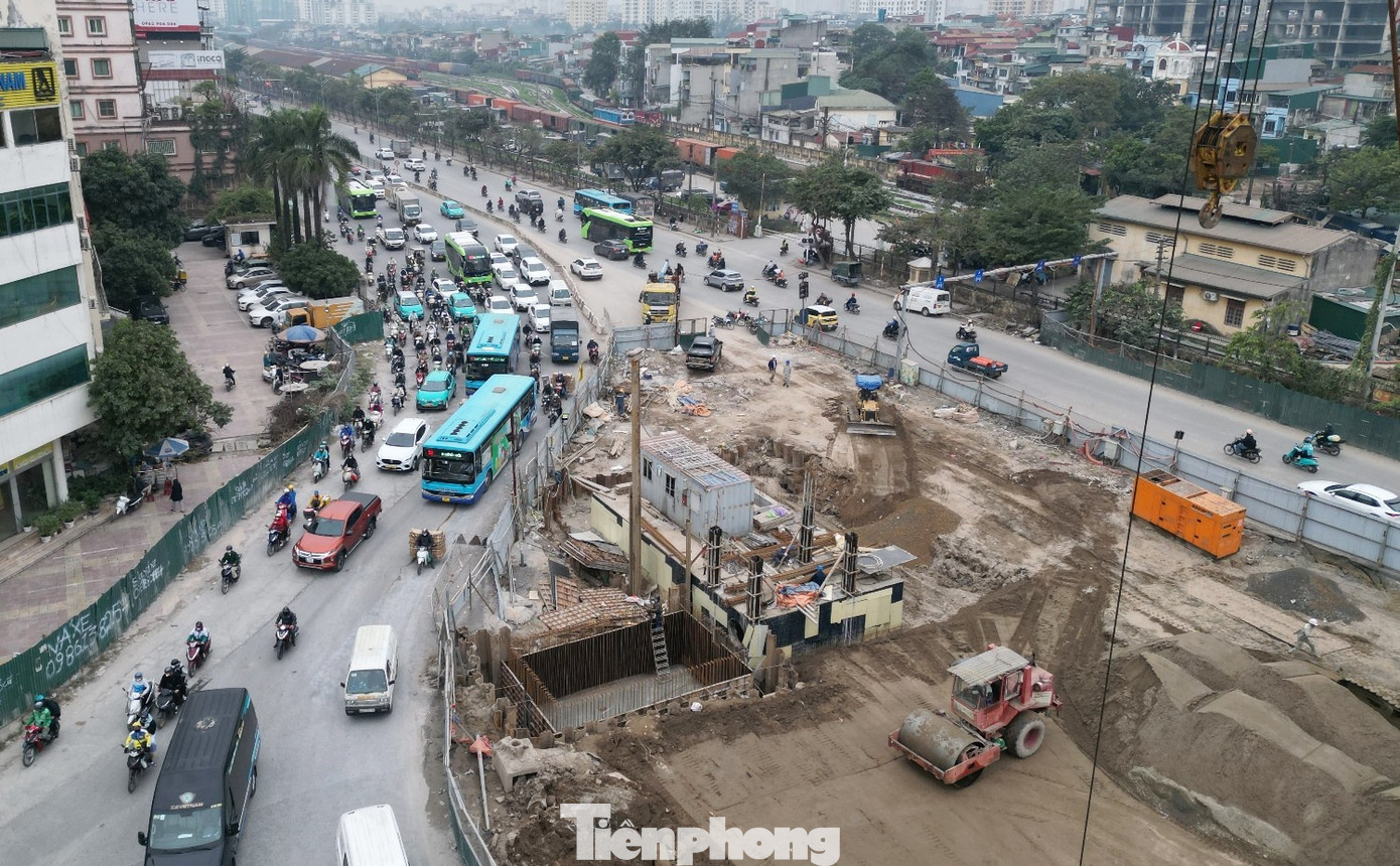 Được yêu cầu dỡ rào trước 25/12, hầm chui Vành đai 2,5 đang thi công ra sao?- Ảnh 5.