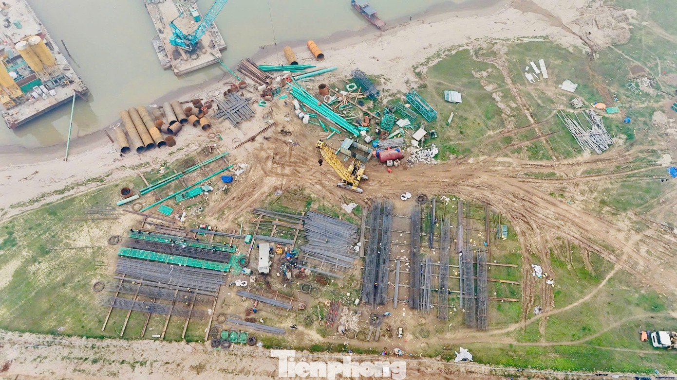 Cận cảnh công trường cầu Hồng Hà gần 10.000 tỷ đồng bắc qua sông Hồng - Ảnh 5.
