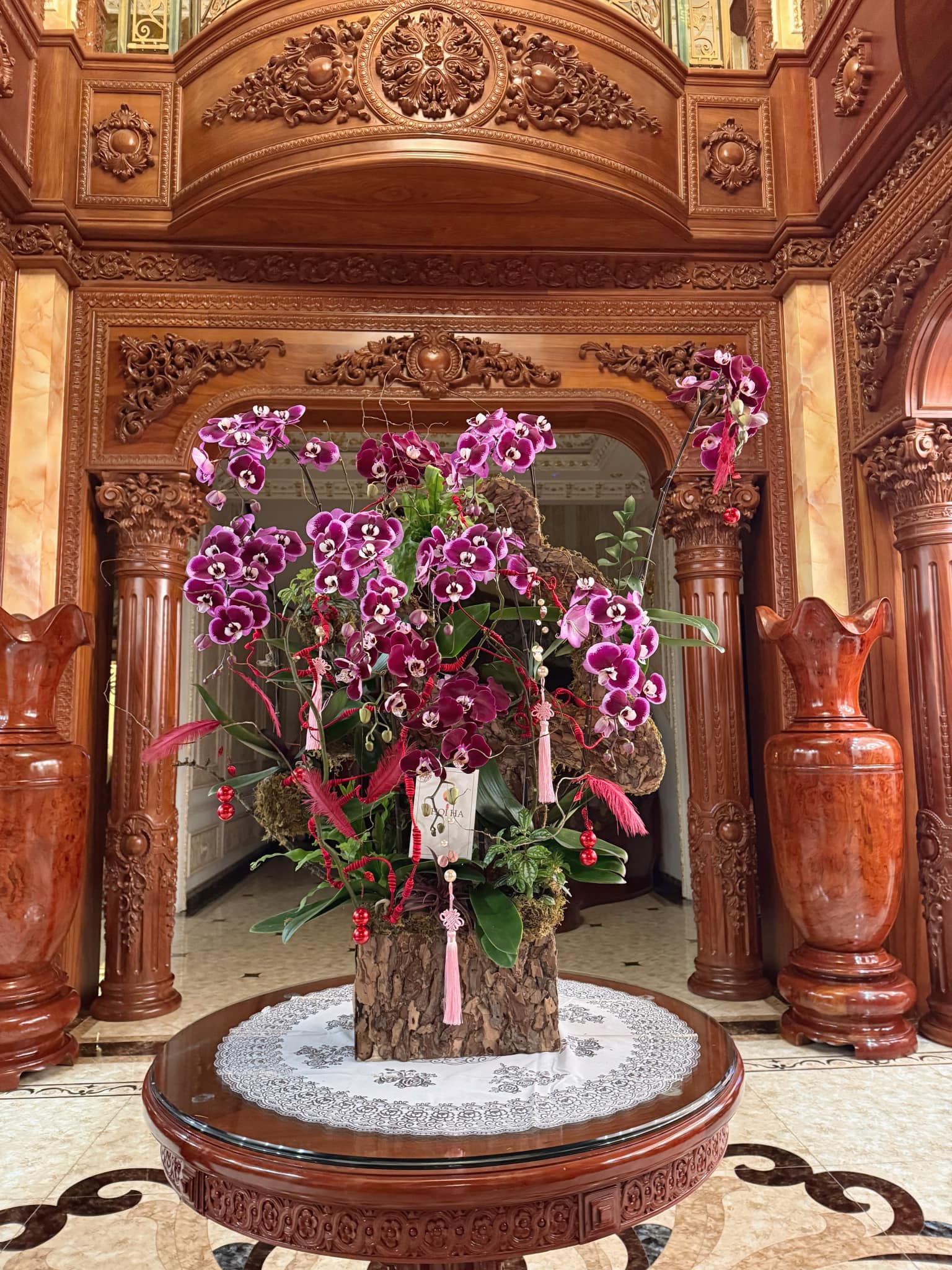 Phú bà sống trong dinh thự triệu đô bắt đầu trang trí Noel, nhưng cách cô dạy con mới khiến mọi người nể phục- Ảnh 4.