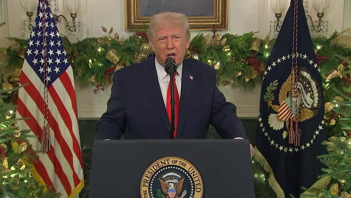 Tổng thống Trump: Nước Mỹ 'hoàn toàn chết' trước khi trở thành 'quốc gia nóng nhất thế giới'- Ảnh 1. Tổng thống Trump: Nước Mỹ 'hoàn toàn chết' trước khi trở thành 'quốc gia nóng nhất thế giới'- Ảnh 1.