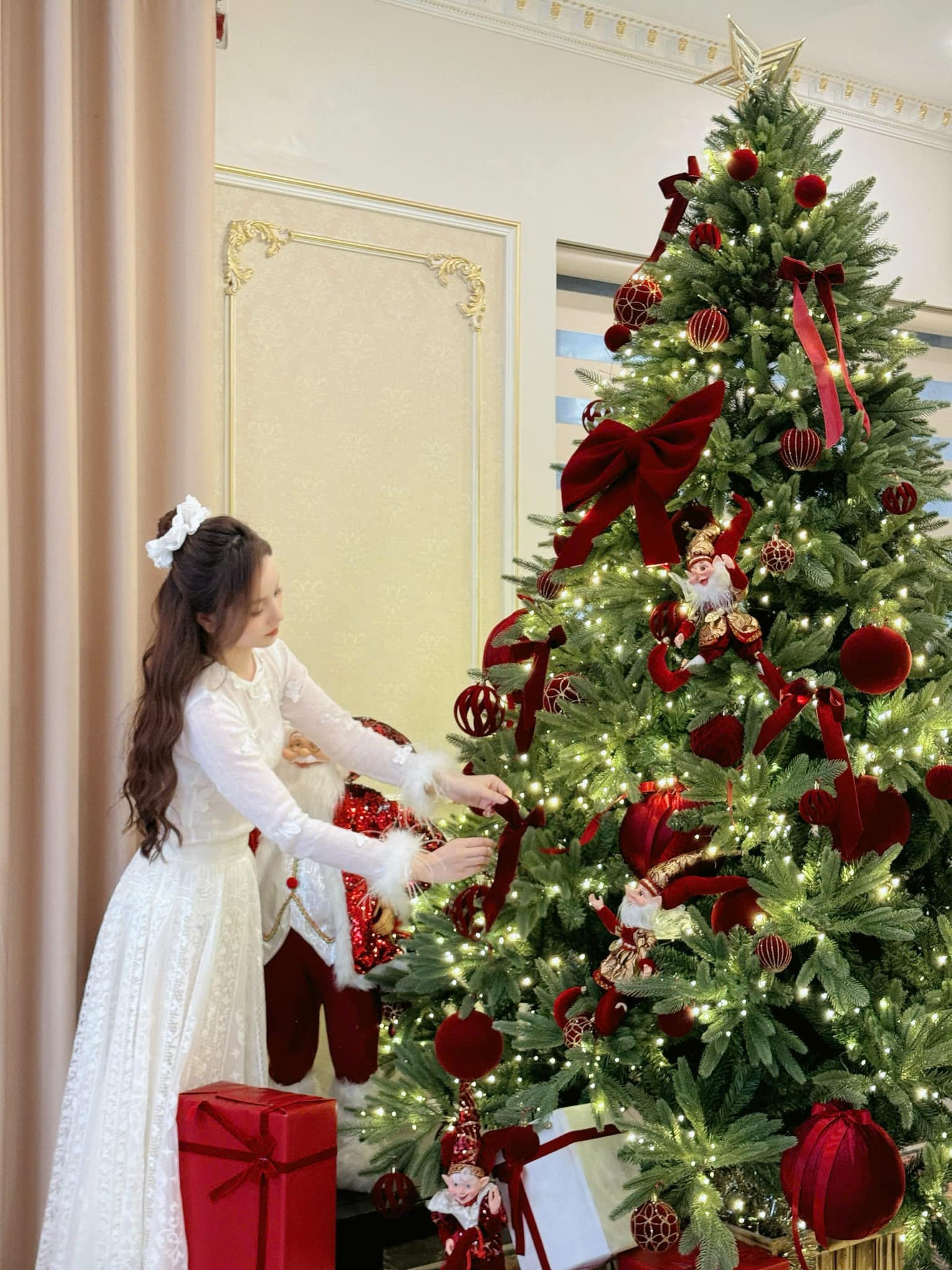 Phú bà sống trong dinh thự triệu đô bắt đầu trang trí Noel, nhưng cách cô dạy con mới khiến mọi người nể phục- Ảnh 17.