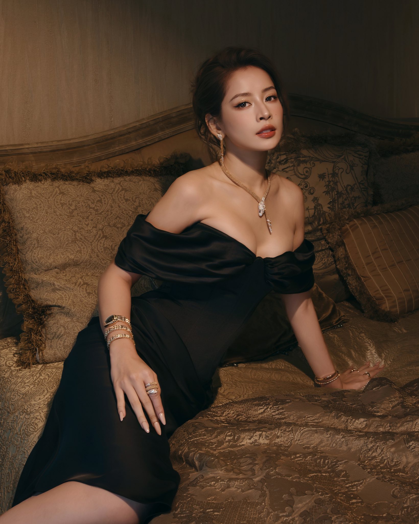 Việt Nam có 1 mỹ nhân đẹp đến mức chỉ ngồi cười cũng đổi đời, visual đỉnh cao gây bão khắp MXH Trung Quốc- Ảnh 3. Việt Nam có 1 mỹ nhân đẹp đến mức chỉ ngồi cười cũng đổi đời, visual đỉnh cao gây bão khắp MXH Trung Quốc- Ảnh 3.