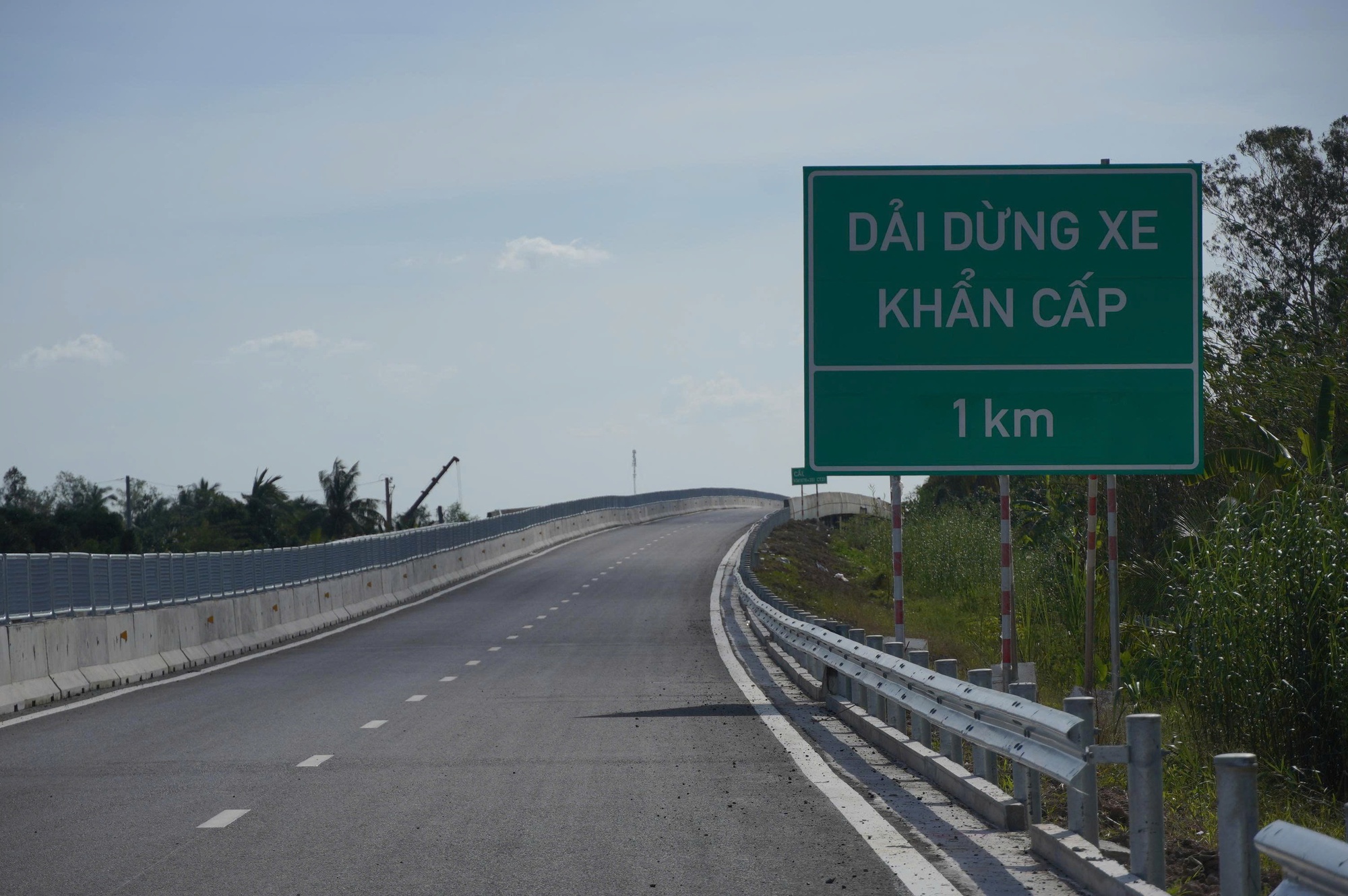 Tuyến cao tốc Cần Thơ - Cà Mau hoàn thành trước ngày khánh thành - Ảnh 4. Tuyến cao tốc Cần Thơ - Cà Mau hoàn thành trước ngày khánh thành - Ảnh 4.