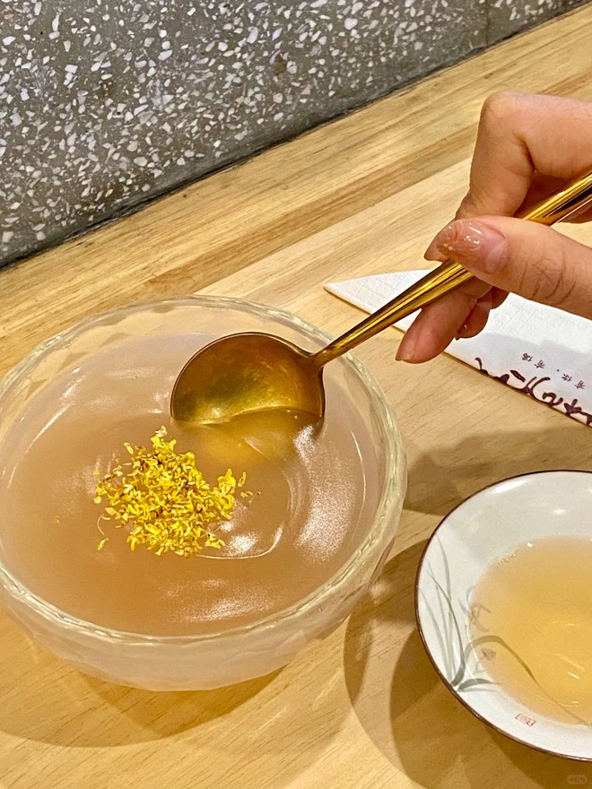 Đến Hàng Châu đừng chỉ ngắm Tây Hồ, hãy nếm thử thức quà thanh tao tựa như "chè bột sắn" phiên bản thượng lưu - Ảnh 4. Đến Hàng Châu đừng chỉ ngắm Tây Hồ, hãy nếm thử thức quà thanh tao tựa như "chè bột sắn" phiên bản thượng lưu - Ảnh 4.