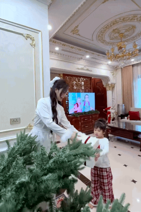 Phú bà sống trong dinh thự triệu đô bắt đầu trang trí Noel, nhưng cách cô dạy con mới khiến mọi người nể phục- Ảnh 7.