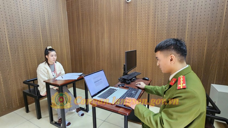 Người phụ nữ trẻ đẹp điều hành đường dây lừa đảo 3.000 người với số tiền giao dịch 7.500 tỉ đồng- Ảnh 2. Người phụ nữ trẻ đẹp điều hành đường dây lừa đảo 3.000 người với số tiền giao dịch 7.500 tỉ đồng- Ảnh 2.