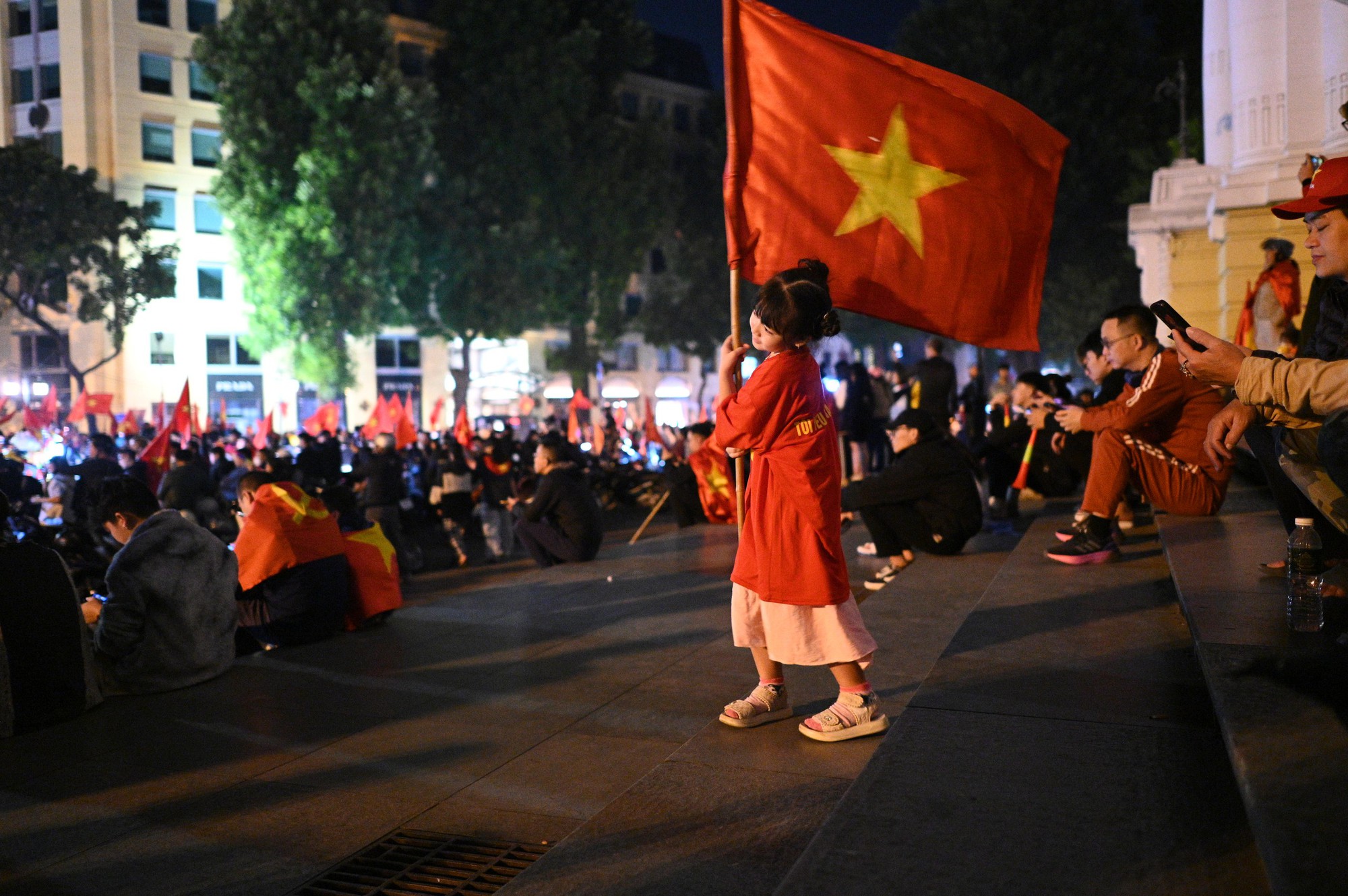 Việt Nam vô địch: Đường phố vui như Tết rồi nè!- Ảnh 73. Việt Nam vô địch: Đường phố vui như Tết rồi nè!- Ảnh 73.