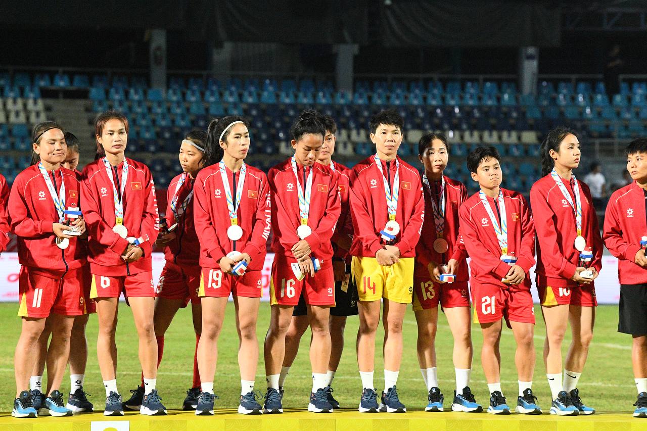 Đêm SEA Games đầy uất ức của Bích Thuỳ: Mất trắng bàn thắng, phản ứng gắt vì bị thay ra, rơi nước mắt bất lực- Ảnh 30.