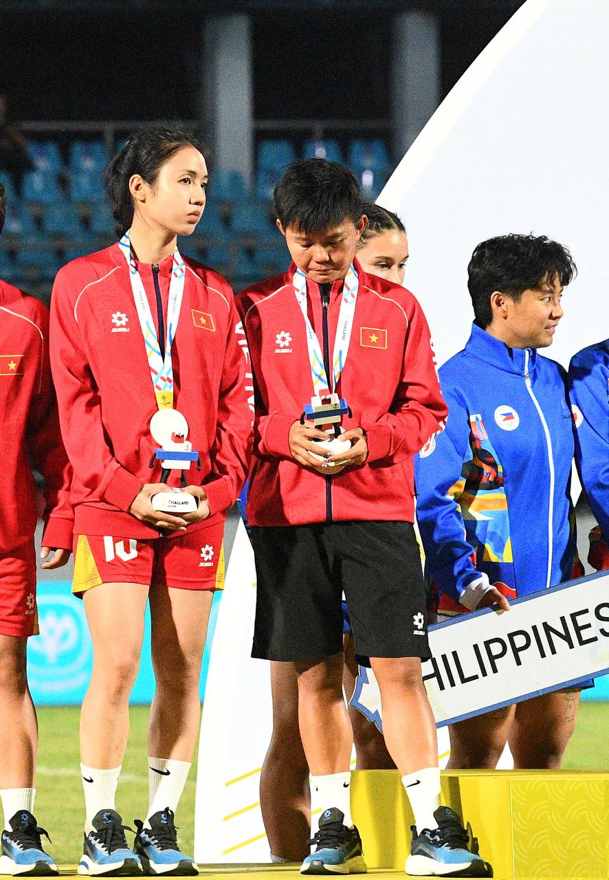 Đêm SEA Games đầy uất ức của Bích Thuỳ: Mất trắng bàn thắng, phản ứng gắt vì bị thay ra, rơi nước mắt bất lực- Ảnh 28.