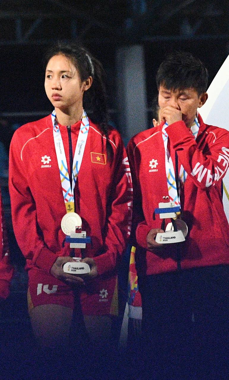 Đêm SEA Games đầy uất ức của Bích Thuỳ: Mất trắng bàn thắng, phản ứng gắt vì bị thay ra, rơi nước mắt bất lực- Ảnh 27.