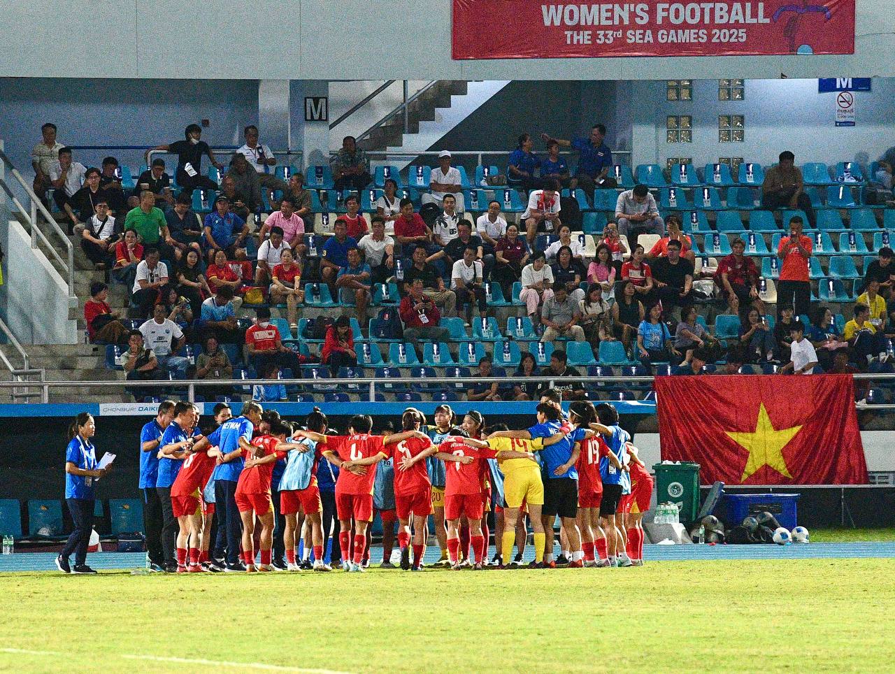 Đêm SEA Games đầy uất ức của Bích Thuỳ: Mất trắng bàn thắng, phản ứng gắt vì bị thay ra, rơi nước mắt bất lực- Ảnh 23.