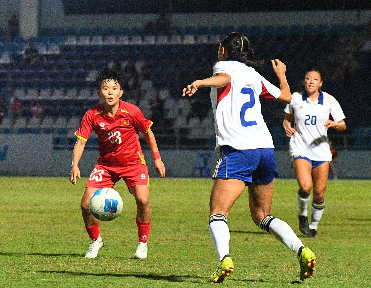 Đêm SEA Games đầy uất ức của Bích Thuỳ: Mất trắng bàn thắng, phản ứng gắt vì bị thay ra, rơi nước mắt bất lực- Ảnh 10.