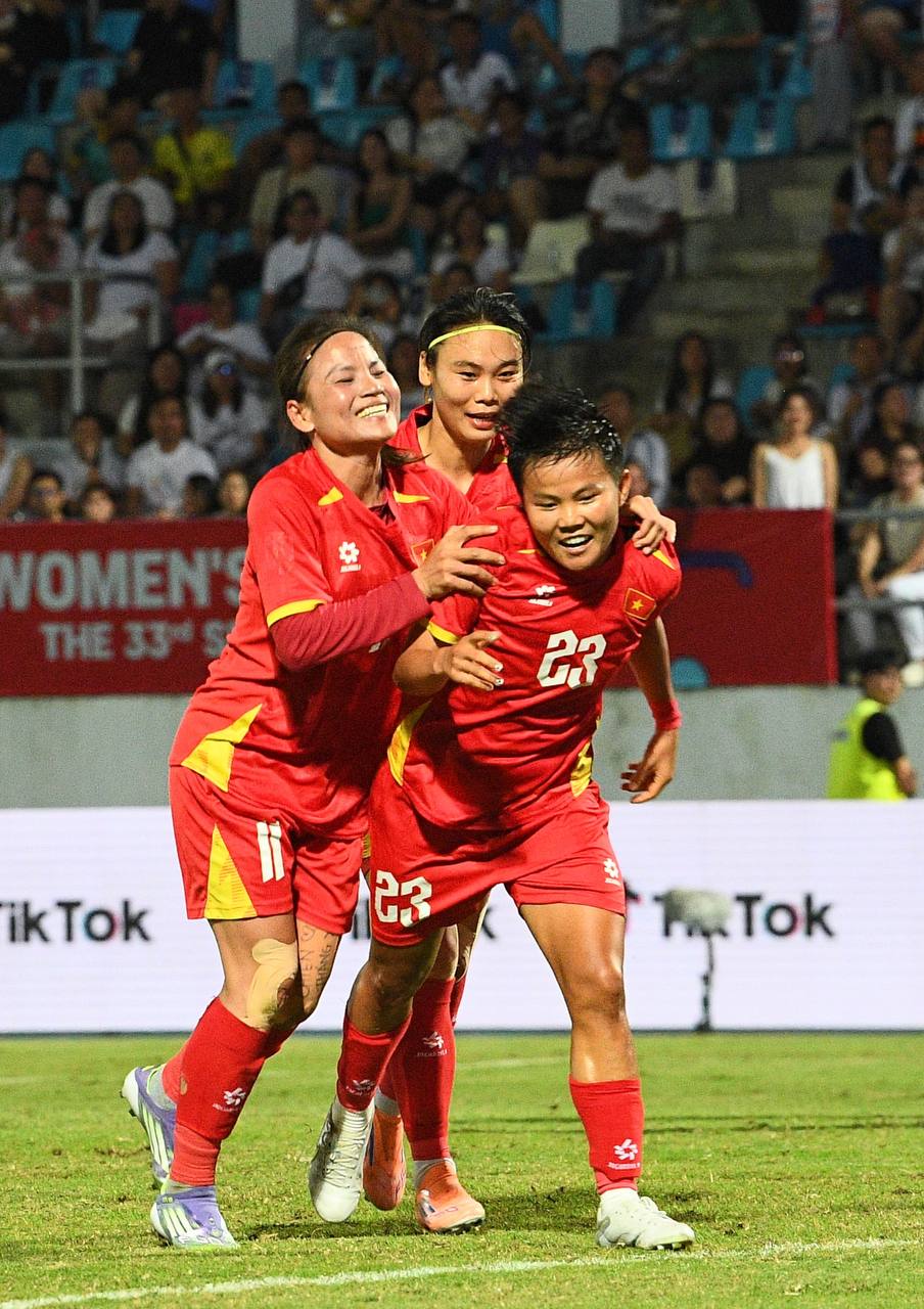 Đêm SEA Games đầy uất ức của Bích Thuỳ: Mất trắng bàn thắng, phản ứng gắt vì bị thay ra, rơi nước mắt bất lực- Ảnh 4.