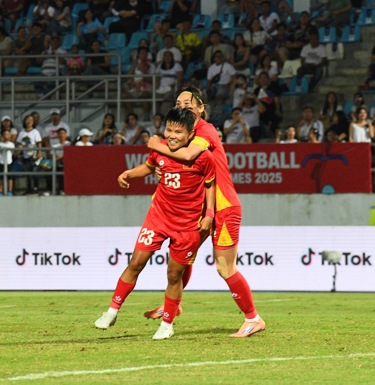 Đêm SEA Games đầy uất ức của Bích Thuỳ: Mất trắng bàn thắng, phản ứng gắt vì bị thay ra, rơi nước mắt bất lực- Ảnh 3.