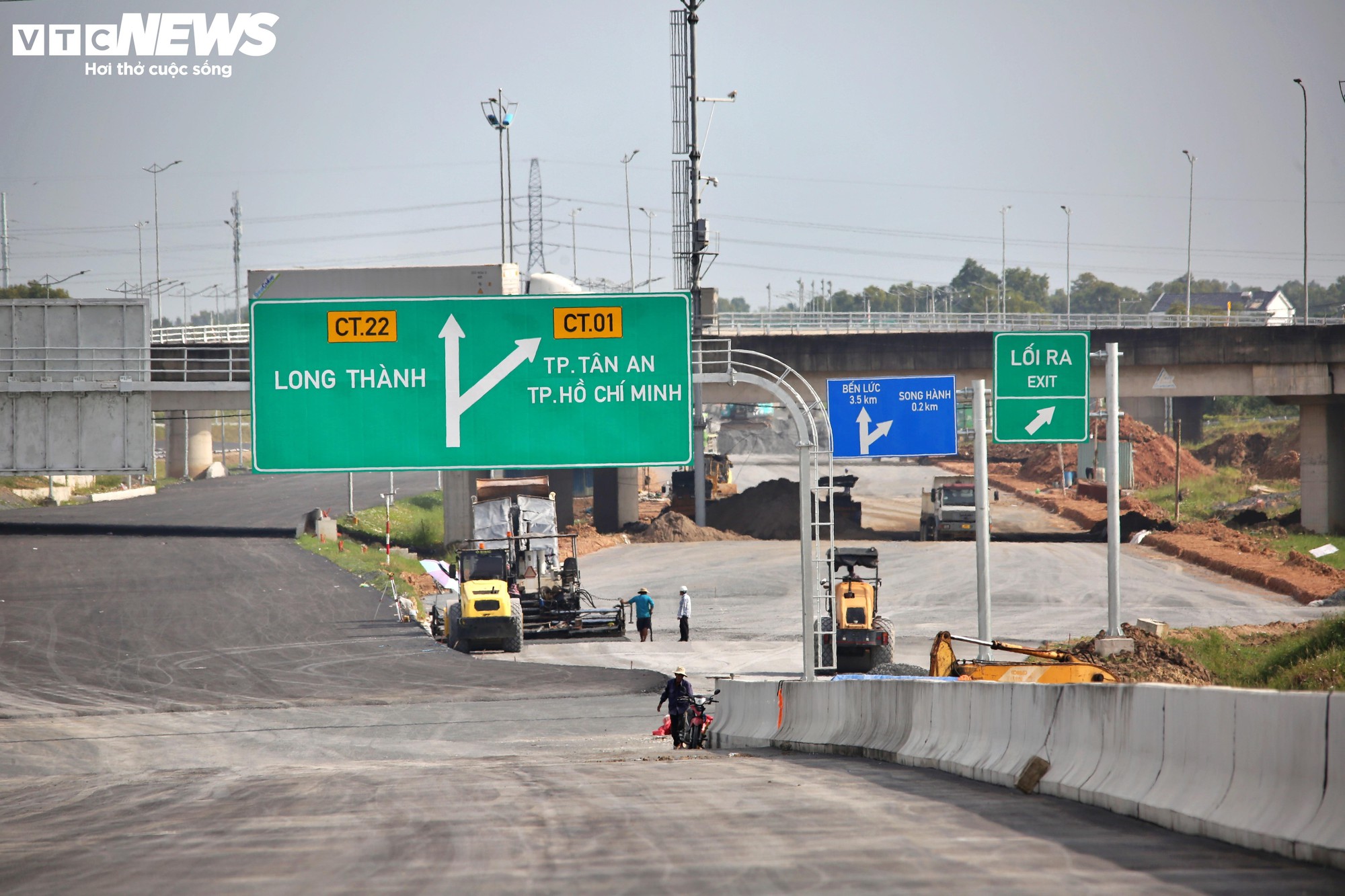 Cận cảnh siêu nút giao nối 3 cao tốc qua TP.HCM trước ngày thông xe kỹ thuật- Ảnh 7.
