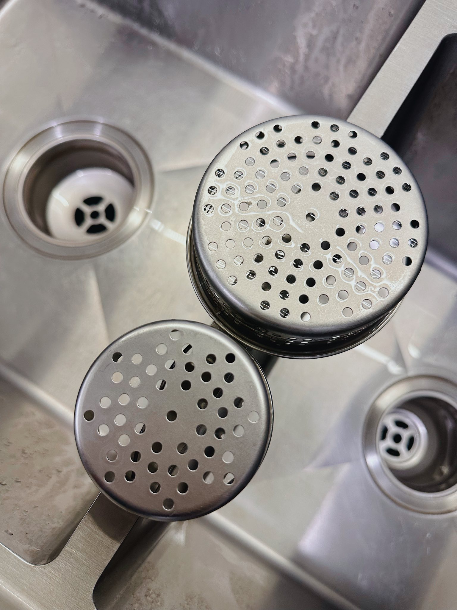 Mẹ 2 con dọn 6 tầng nhà chỉ 1 tiếng mỗi ngày: Nhờ một “chiêu” đơn giản mà tầng nào cũng sạch thơm bóng loáng- Ảnh 22. Mẹ 2 con dọn 6 tầng nhà chỉ 1 tiếng mỗi ngày: Nhờ một “chiêu” đơn giản mà tầng nào cũng sạch thơm bóng loáng- Ảnh 22.