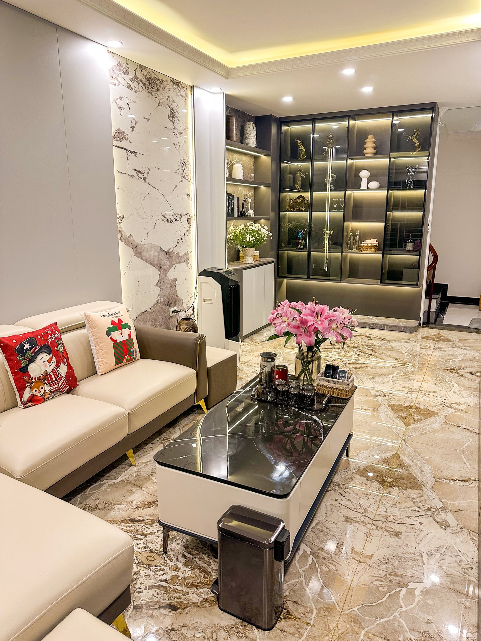 Mẹ 2 con dọn 6 tầng nhà chỉ 1 tiếng mỗi ngày: Nhờ một “chiêu” đơn giản mà tầng nào cũng sạch thơm bóng loáng- Ảnh 6. Mẹ 2 con dọn 6 tầng nhà chỉ 1 tiếng mỗi ngày: Nhờ một “chiêu” đơn giản mà tầng nào cũng sạch thơm bóng loáng- Ảnh 6.