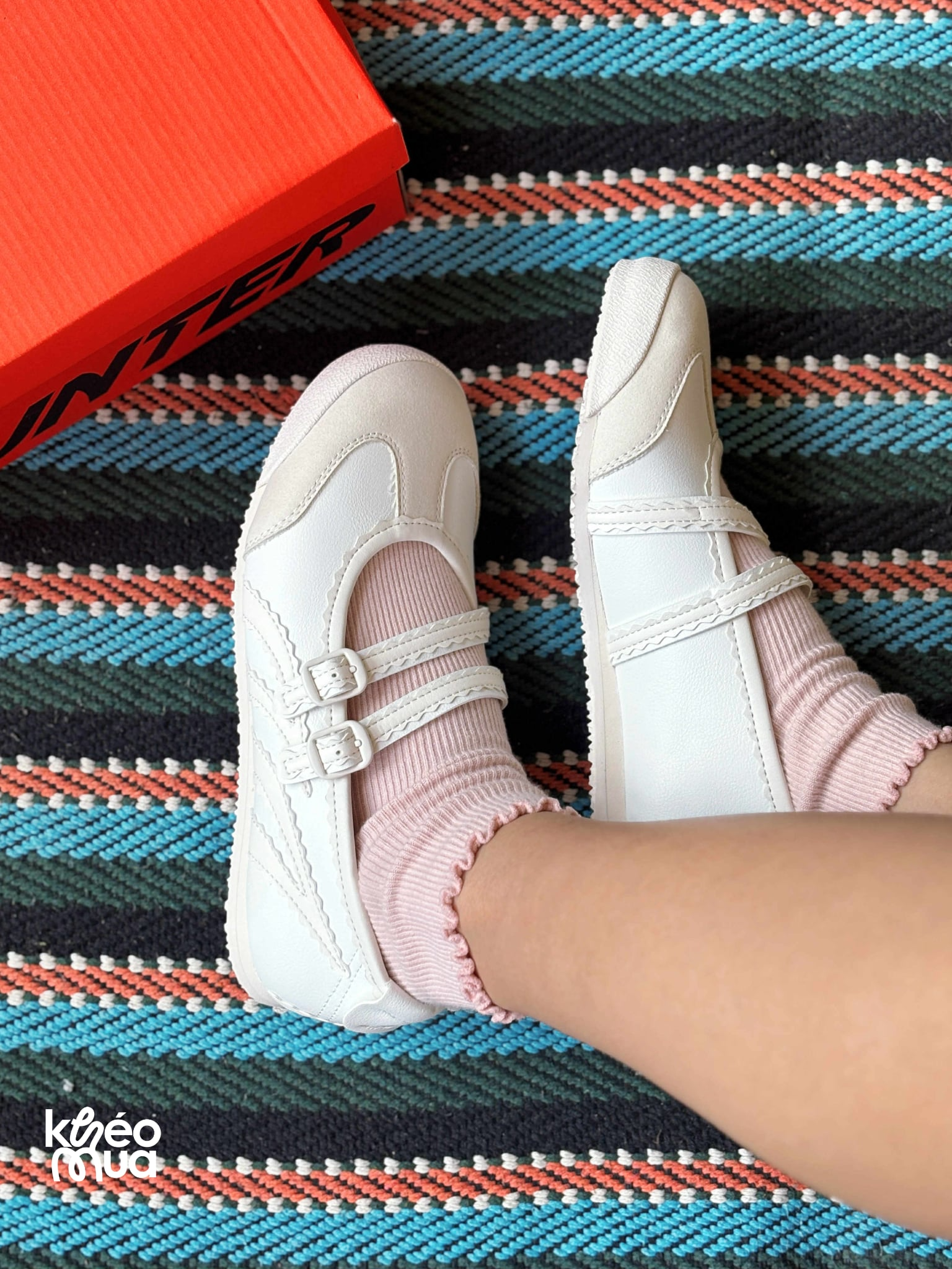 Đôi giày “vừa ra mắt đã quá khó để mua” của Biti’s: Dáng quốc tế, giá Việt Nam và tranh cãi sôi nổi giữa “mua hàng hiệu” hay “vừa giá” mới là tối ưu?- Ảnh 7.