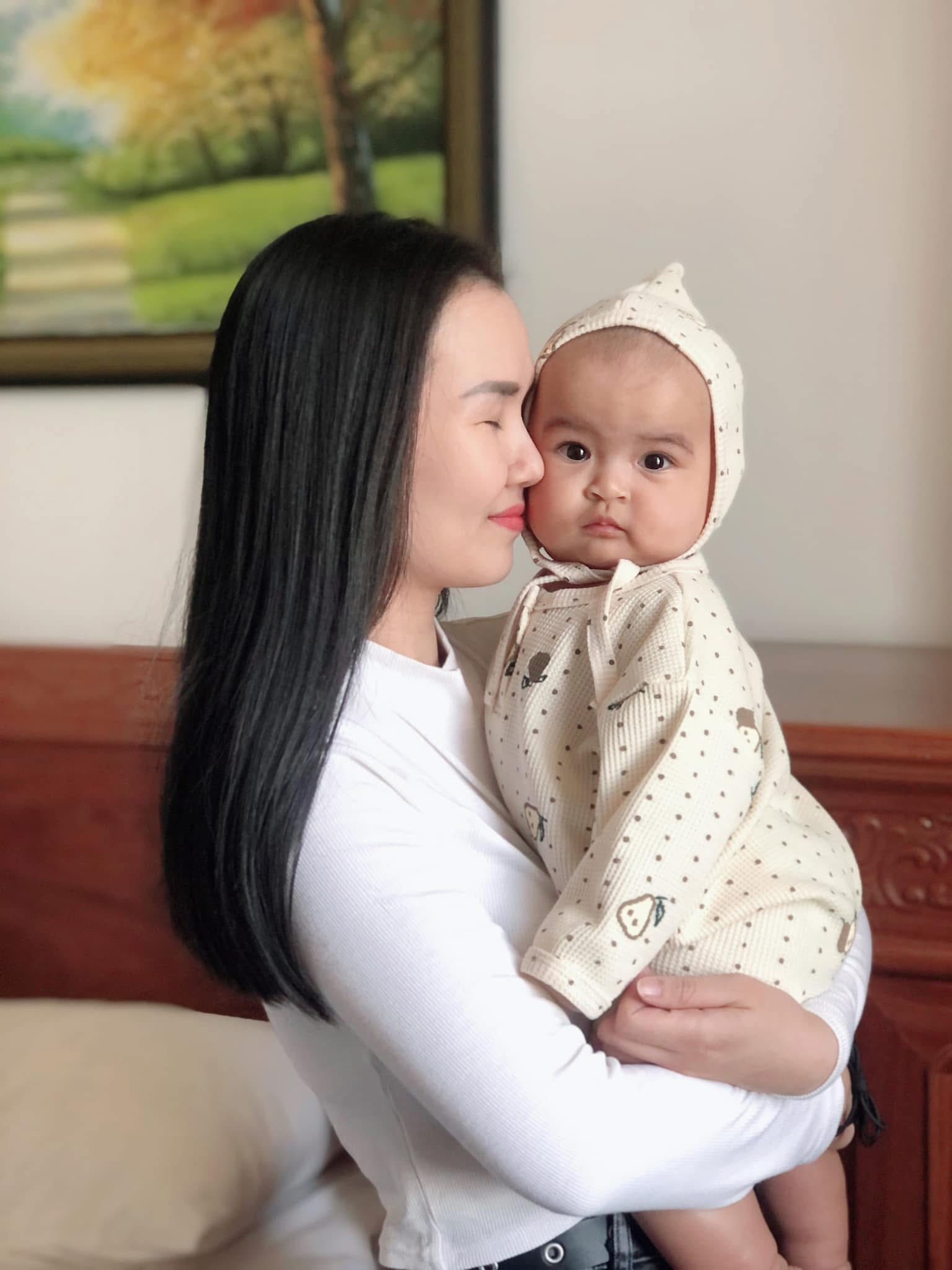  Con gái lớn bật khóc mách mẹ vì bị em trêu, mẹ Võ Hạ Trâm xử lý theo cách không ai ngờ tới- Ảnh 6.