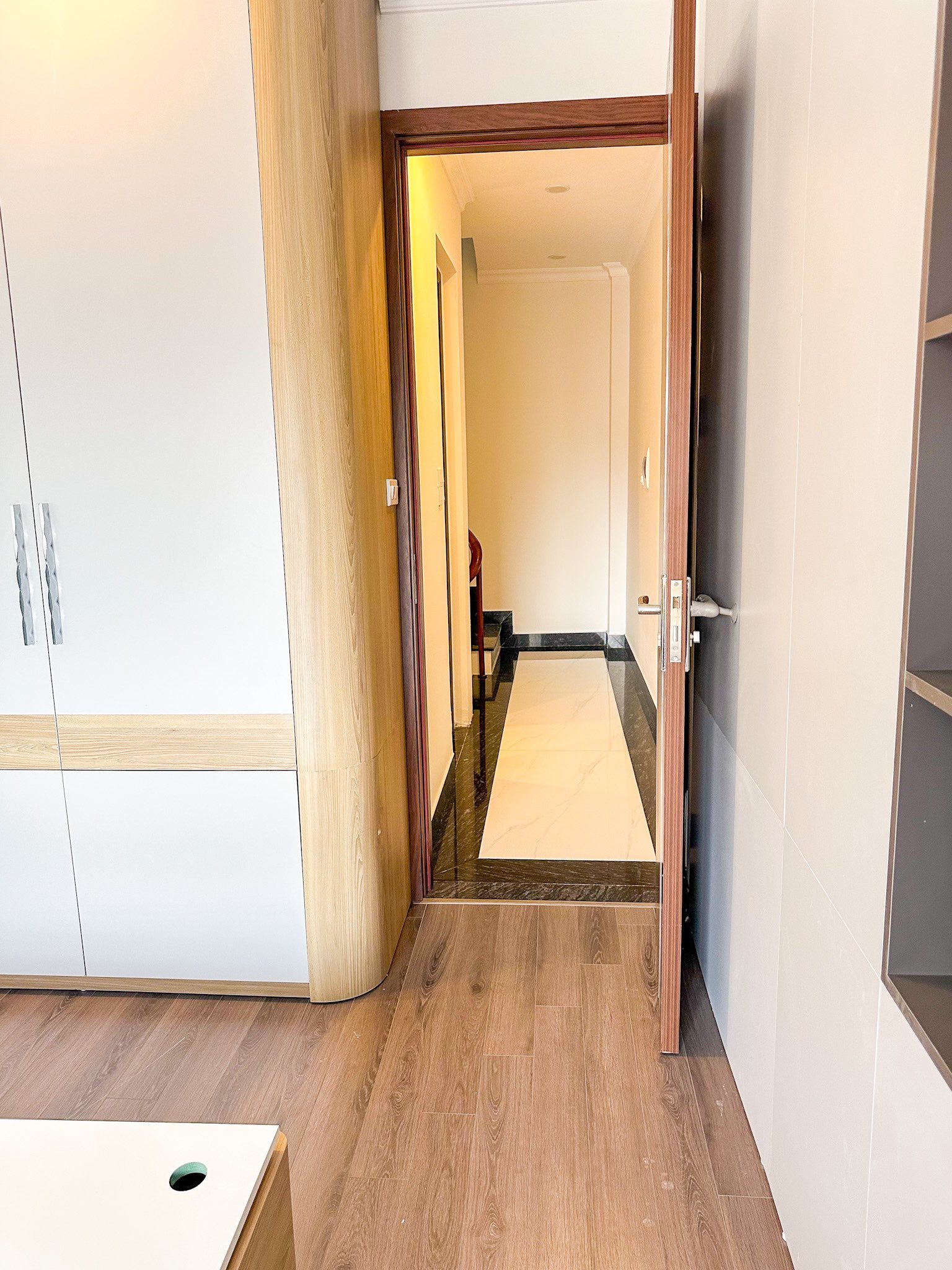 Mẹ 2 con dọn 6 tầng nhà chỉ 1 tiếng mỗi ngày: Nhờ một “chiêu” đơn giản mà tầng nào cũng sạch thơm bóng loáng- Ảnh 14. Mẹ 2 con dọn 6 tầng nhà chỉ 1 tiếng mỗi ngày: Nhờ một “chiêu” đơn giản mà tầng nào cũng sạch thơm bóng loáng- Ảnh 14.