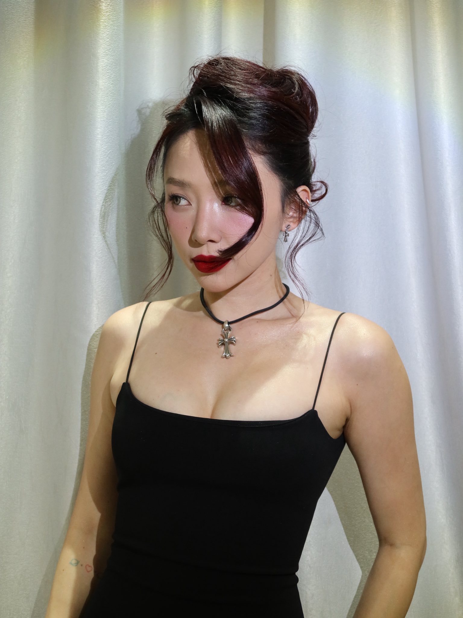 Tóc Tiên: Nguyện cầu cho anh luôn mang điều lành, cuộc tình với ai yêu đương cũng thành- Ảnh 1.