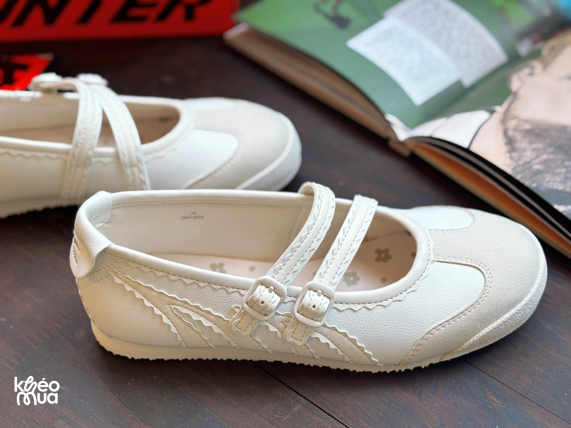 Đôi giày “vừa ra mắt đã quá khó để mua” của Biti’s: Dáng quốc tế, giá Việt Nam và tranh cãi sôi nổi giữa “mua hàng hiệu” hay “vừa giá” mới là tối ưu?- Ảnh 1.