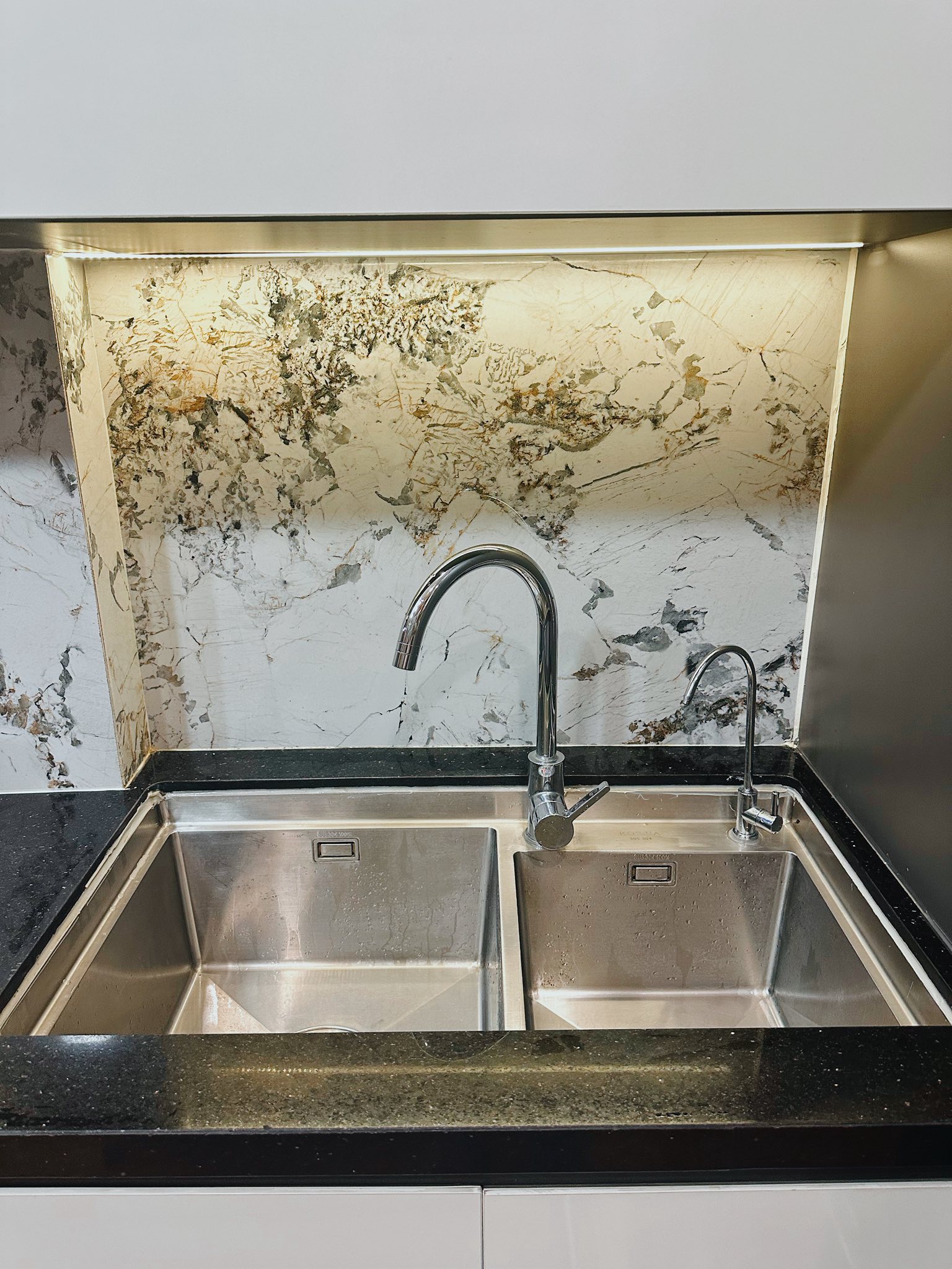 Mẹ 2 con dọn 6 tầng nhà chỉ 1 tiếng mỗi ngày: Nhờ một “chiêu” đơn giản mà tầng nào cũng sạch thơm bóng loáng- Ảnh 21. Mẹ 2 con dọn 6 tầng nhà chỉ 1 tiếng mỗi ngày: Nhờ một “chiêu” đơn giản mà tầng nào cũng sạch thơm bóng loáng- Ảnh 21.