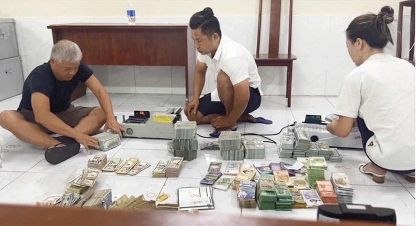 Người phụ nữ bí ẩn trong đường dây rửa tiền của tiệm vàng lớn ở TPHCM - Ảnh 2.