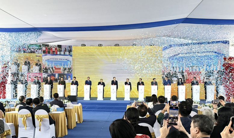 TỔNG THUẬT: Thủ tướng Chính phủ và Chủ tịch Quốc hội dự lễ khởi công, khánh thành 234 dự án lớn trên cả nước- Ảnh 10.