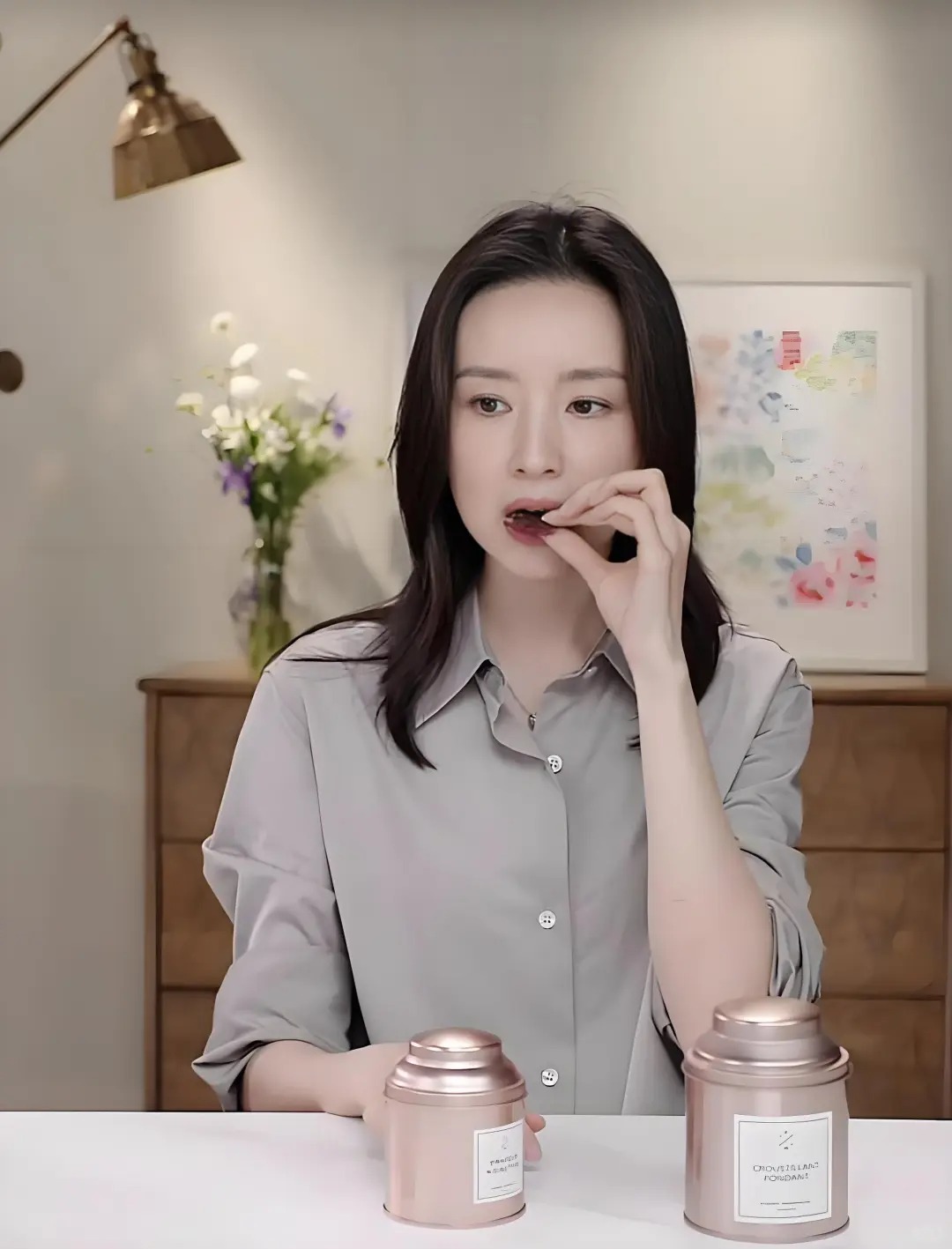 Giữa "bão" livestream ồn ào, vì sao Đổng Khiết chỉ cần ngồi im thủ thỉ cũng bán được trăm tỷ? - Ảnh 6.