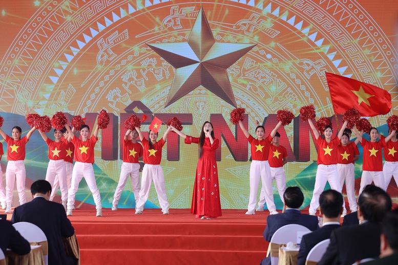 TỔNG THUẬT: Thủ tướng Chính phủ và Chủ tịch Quốc hội dự lễ khởi công, khánh thành 234 dự án lớn trên cả nước- Ảnh 3.