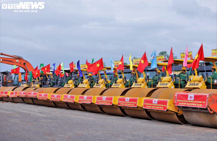 Gia Lai khởi công cao tốc gần 44.000 tỷ đồng và loạt dự án trọng điểm- Ảnh 2.